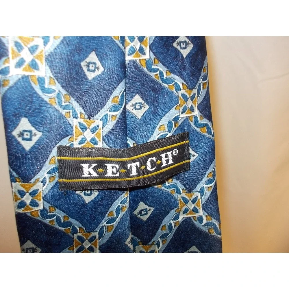 Ketch Mens Blue Gold GeoDiamond Pattern Silk Blend Necktie Formal Accessory